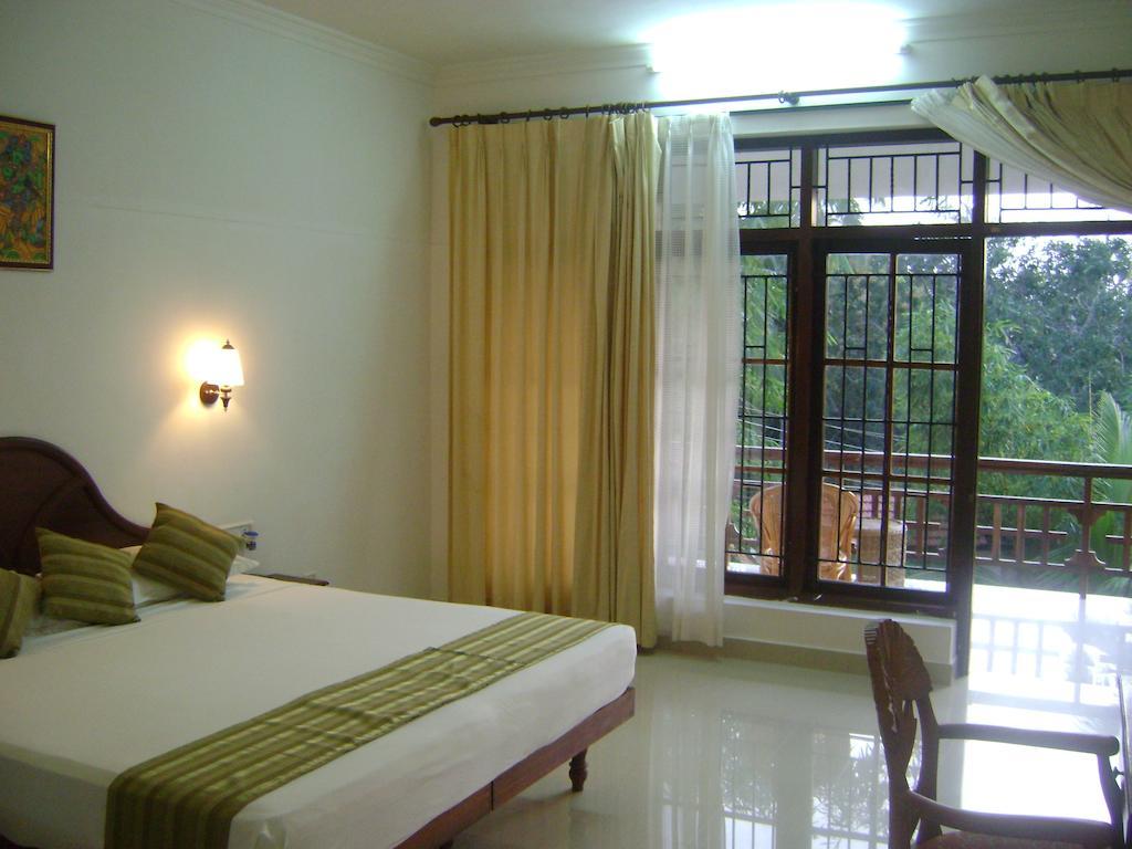 Chakra Ayurvedic Resort Kovalam Værelse billede