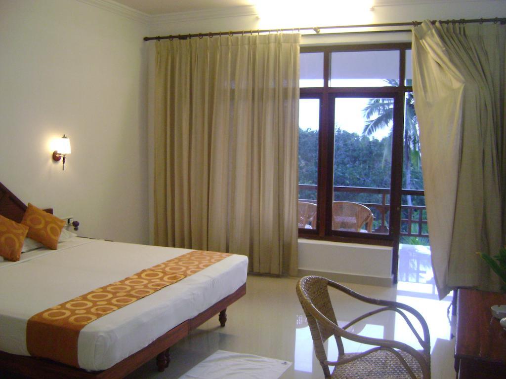 Chakra Ayurvedic Resort Kovalam Værelse billede